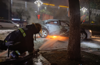 惊险：小车行驶突然“发火”油箱泄漏，黄梅消防快速处置